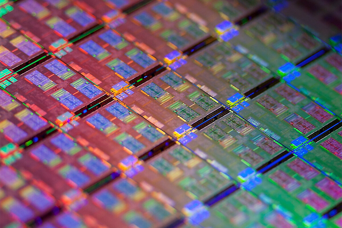 A zoomed-in image of a semiconductor chip
